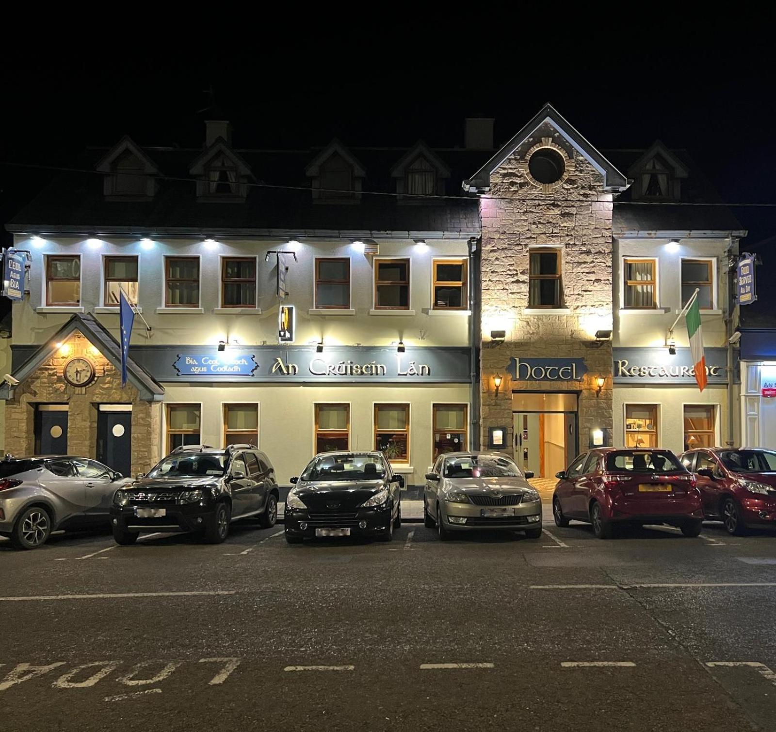 Hotel An Cruiscin Lan Spiddal Exterior foto